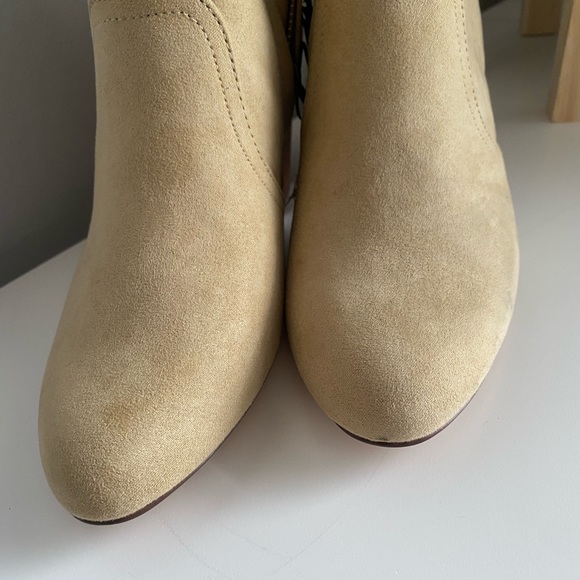 (SOLD) Gap Suede Ankle Boots - Picture 5 of 14